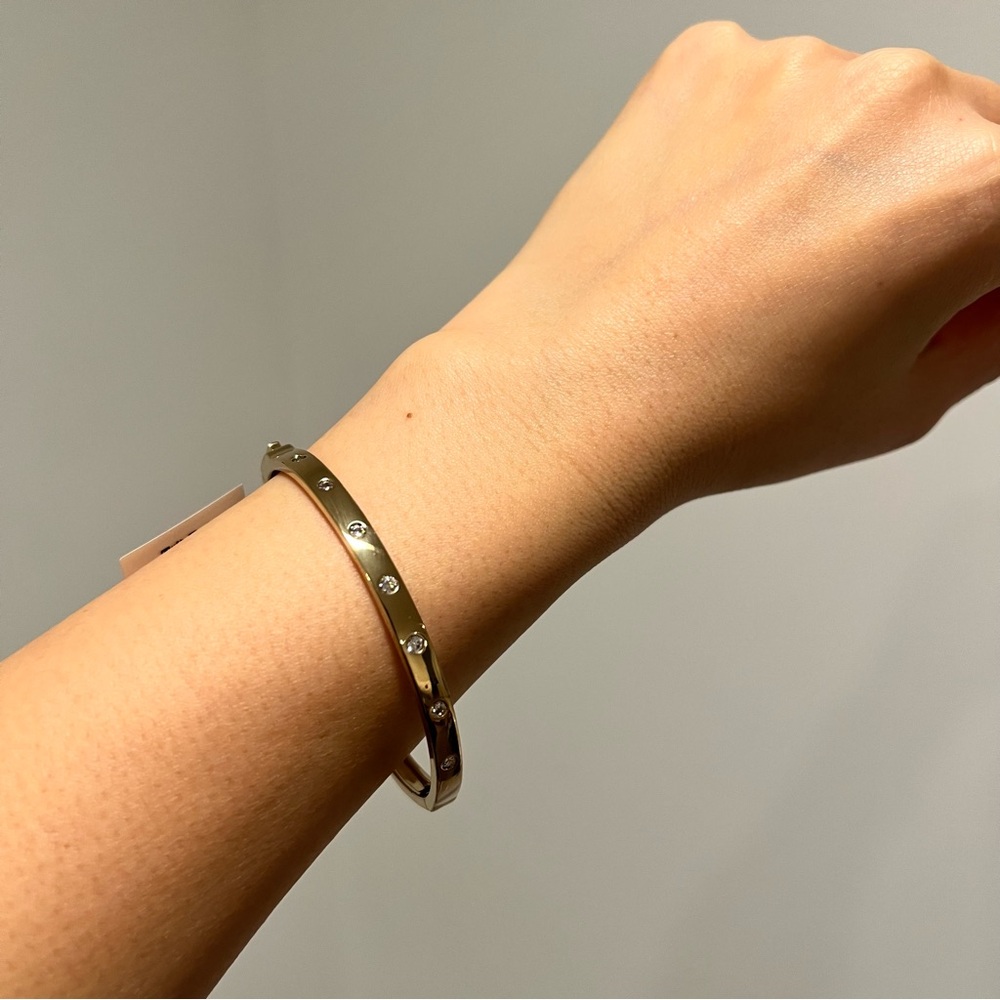 14k Yellow Gold Bangle Bracelet